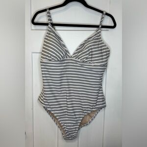 Kona sol size large one piece bathing suit